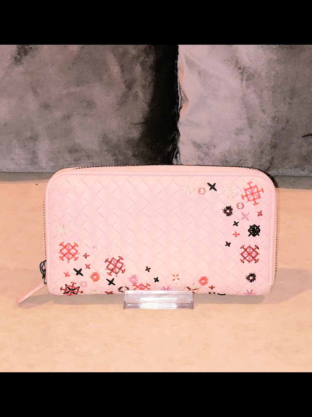 BOTTEGA VENETA INTRECCIATO ZIP LONG WALLET LEATHER WITH INTRICATE EMBROIDERY